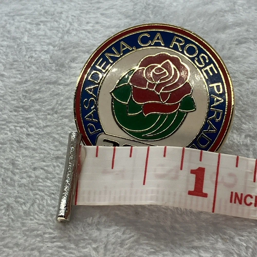 2007 Rose Parade Lapel Hat Pin Pasadena‎ CA 118th Tournament of Rose Souvenir